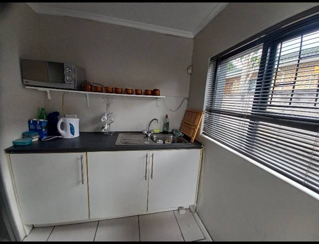 136M² BUSINESS TO LET IN VINCENT